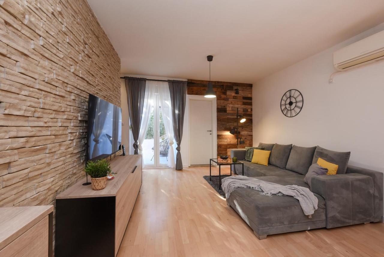 L&R Luxury Apartment- Free Parking Zadar Exteriör bild