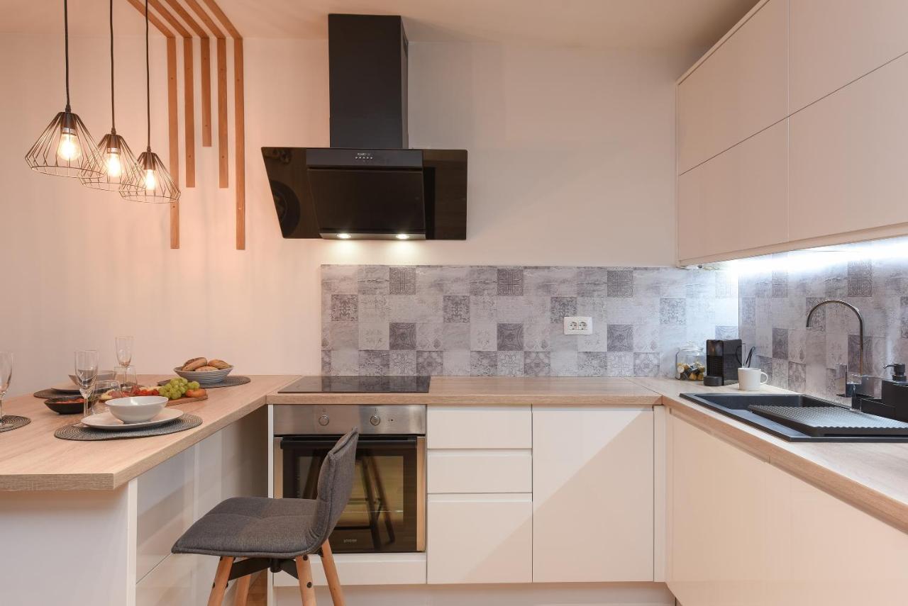L&R Luxury Apartment- Free Parking Zadar Exteriör bild