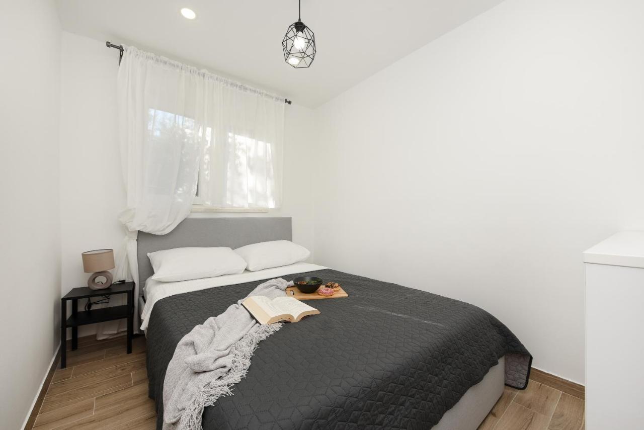L&R Luxury Apartment- Free Parking Zadar Exteriör bild