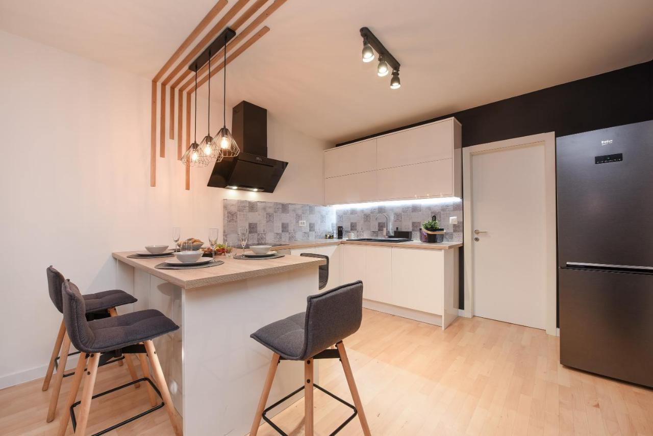 L&R Luxury Apartment- Free Parking Zadar Exteriör bild
