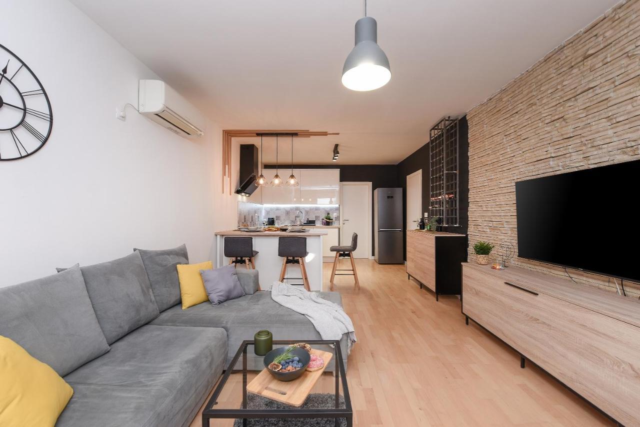L&R Luxury Apartment- Free Parking Zadar Exteriör bild