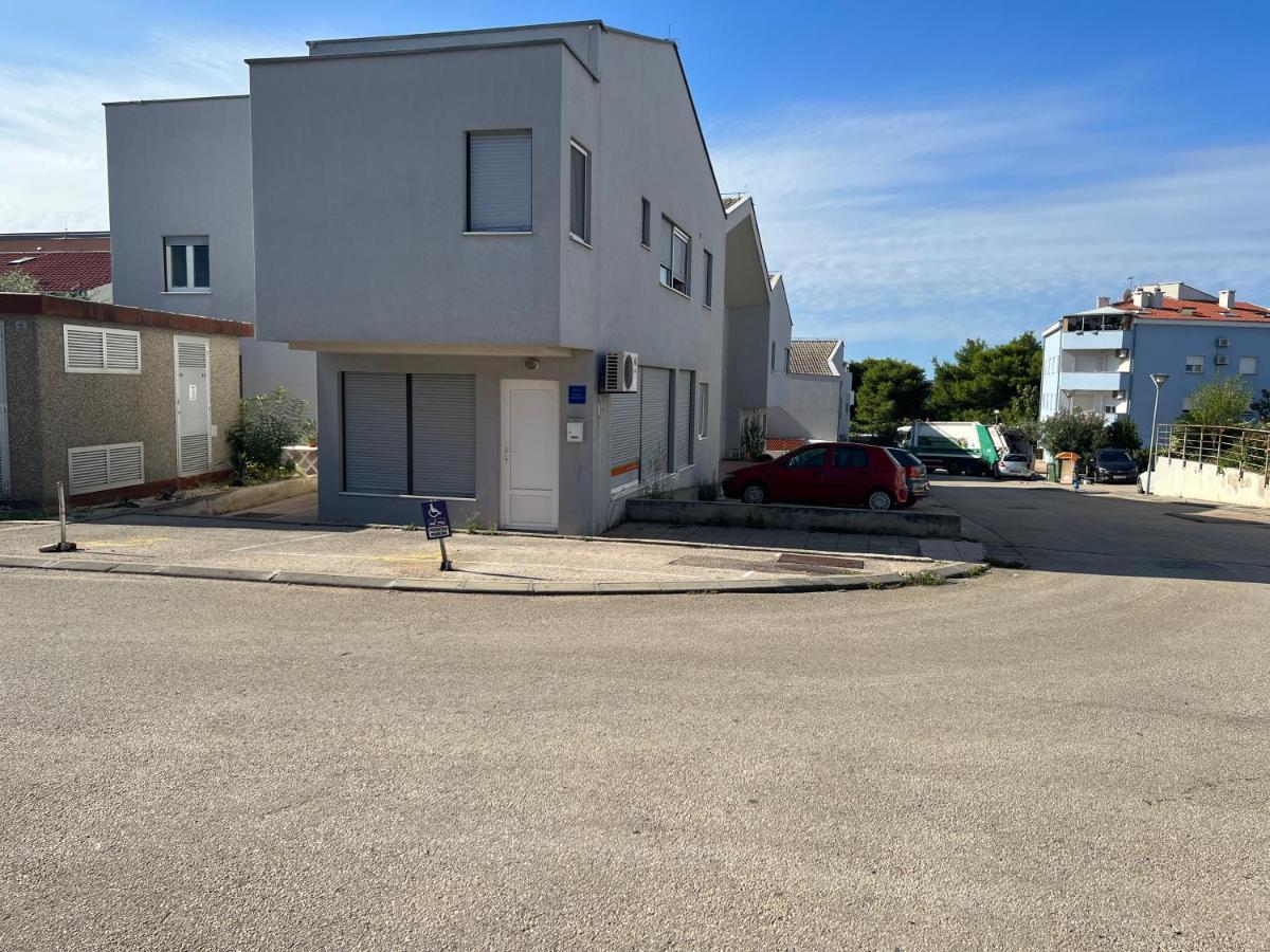 L&R Luxury Apartment- Free Parking Zadar Exteriör bild